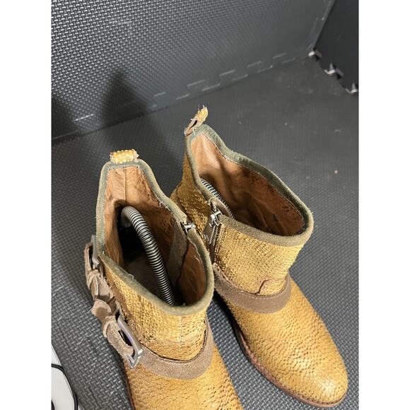 Donald J Pliner Women's Wade Snake Print Leather Riding Ankle‎ Boot Size 7M - Picture 6 of 9